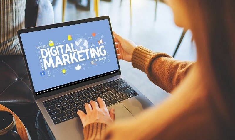 What is the digital marketing?